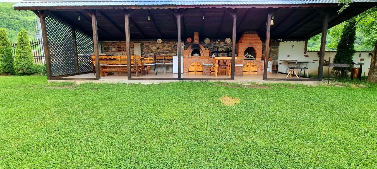 Pensiunea Miraj Polovragi Exterior foto
